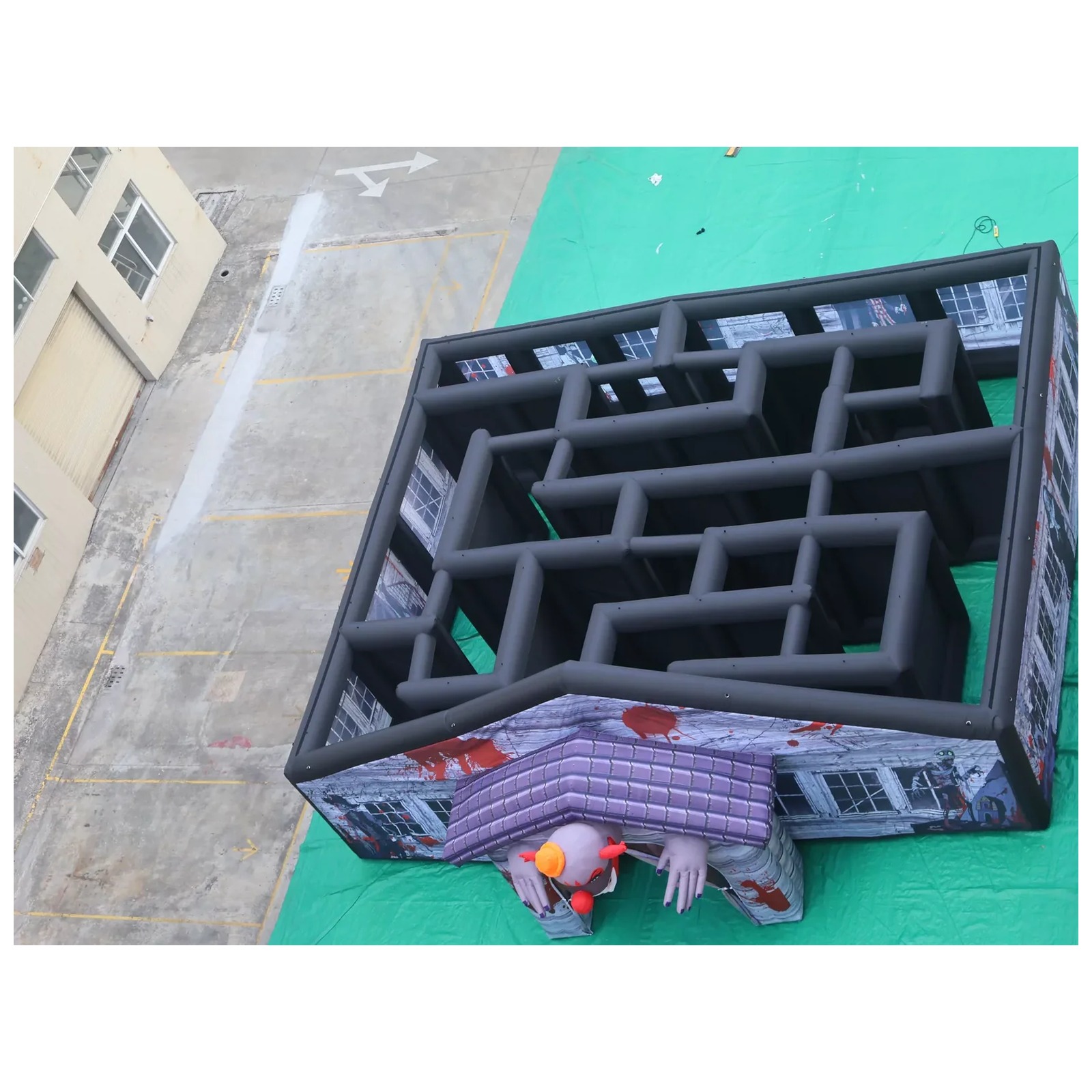 Kids Outdoor Venues - Grand labyrinthe gonflable gris couvert 10x10m