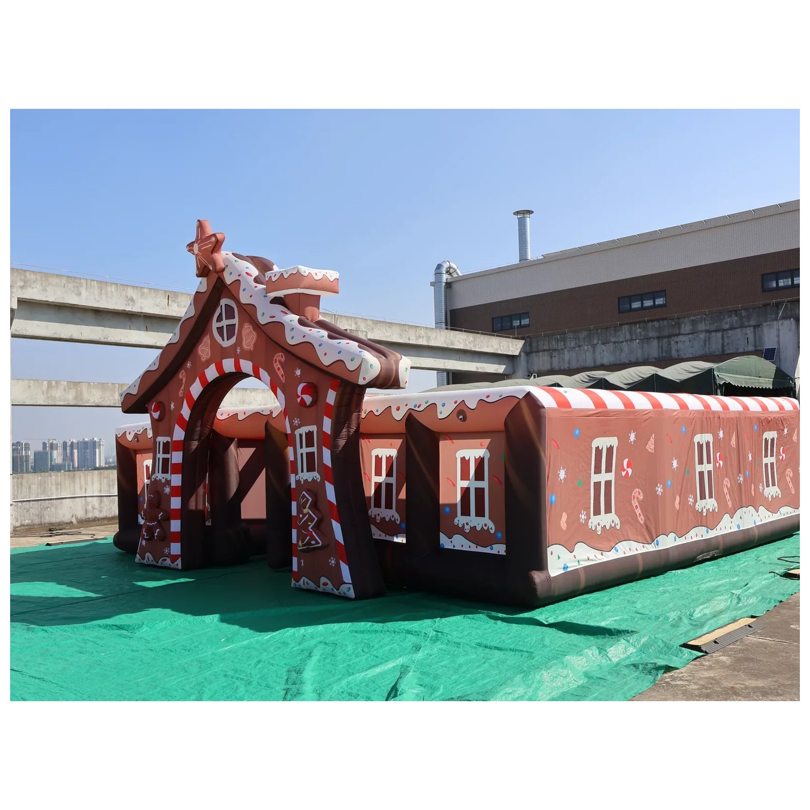 Grand labyrinthe gonflable en  - Kids Outdoor Venues avis et prix