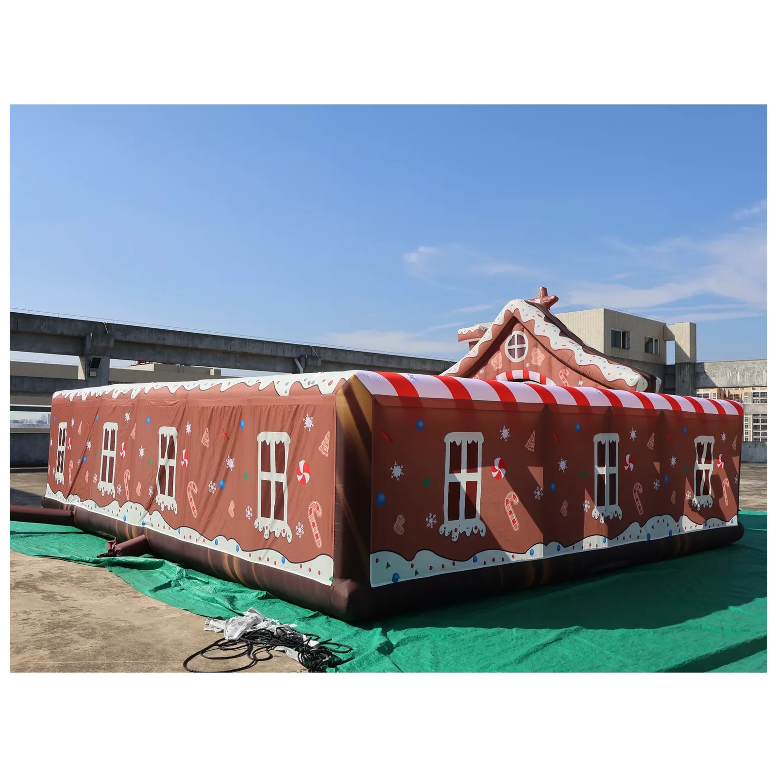 Grand labyrinthe gonflable en  - Kids Outdoor Venues avis et prix