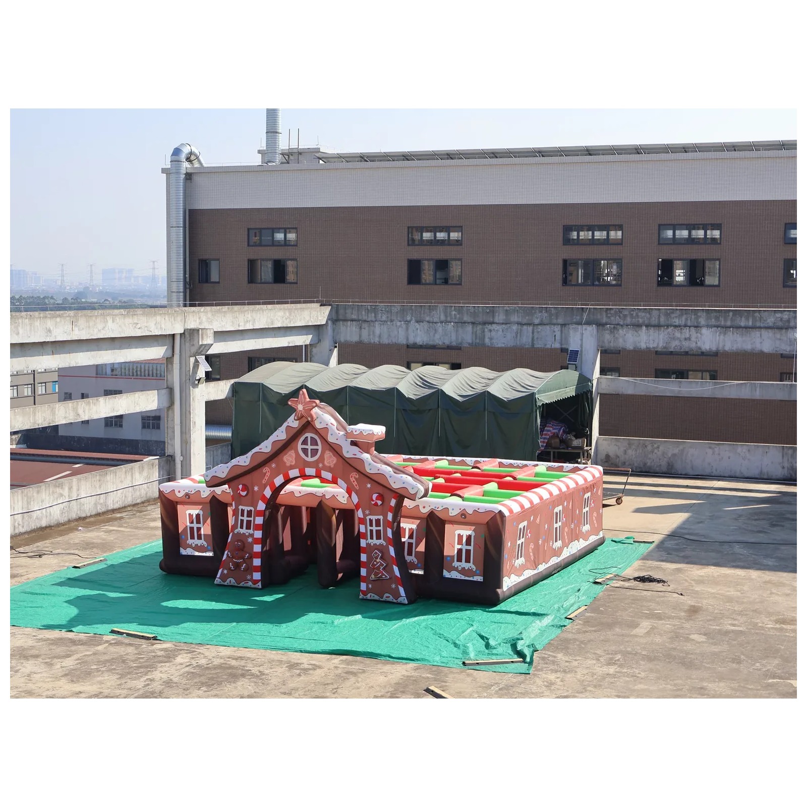 Grand labyrinthe gonflable en  - Kids Outdoor Venues avis et prix