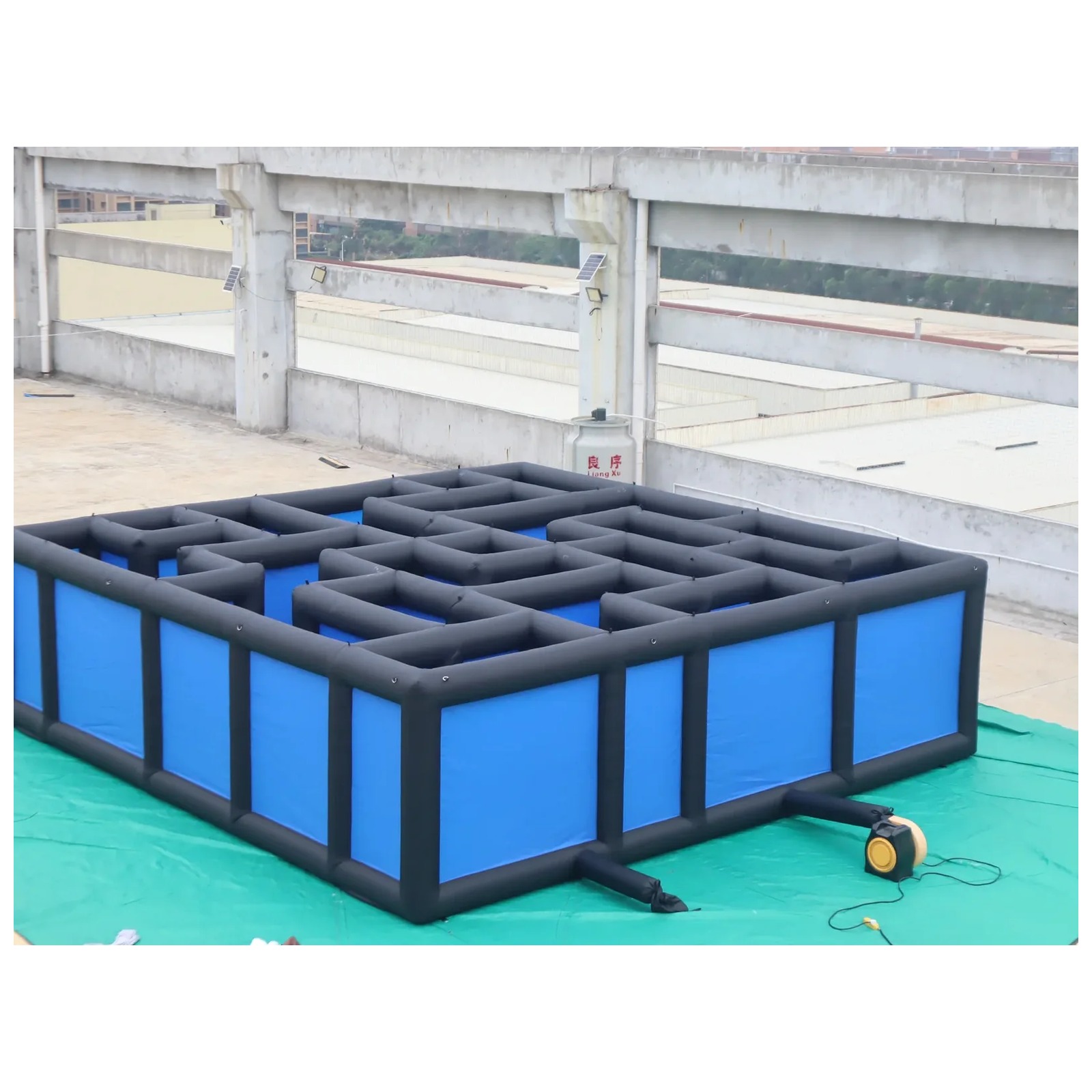 Grand labyrinthe gonflable ouv - Kids Outdoor Venues avis et prix